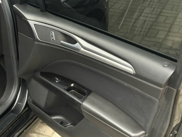 Черный Форд Фьюжн, объемом двигателя 2.5 л и пробегом 165 тыс. км за 8000 $, фото 6 на Automoto.ua