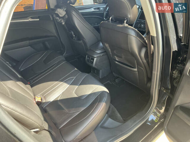 Черный Форд Фьюжн, объемом двигателя 2 л и пробегом 268 тыс. км за 10500 $, фото 4 на Automoto.ua