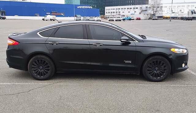 Чорний Форд Фьюжен, об'ємом двигуна 2 л та пробігом 350 тис. км за 11900 $, фото 5 на Automoto.ua