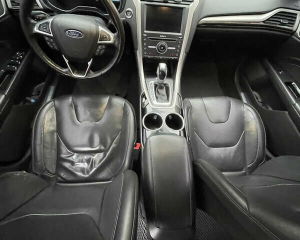 Чорний Форд Фьюжен, об'ємом двигуна 2 л та пробігом 123 тис. км за 12700 $, фото 5 на Automoto.ua