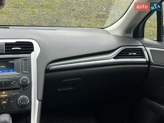 Черный Форд Фьюжн, объемом двигателя 2.49 л и пробегом 208 тыс. км за 7999 $, фото 31 на Automoto.ua