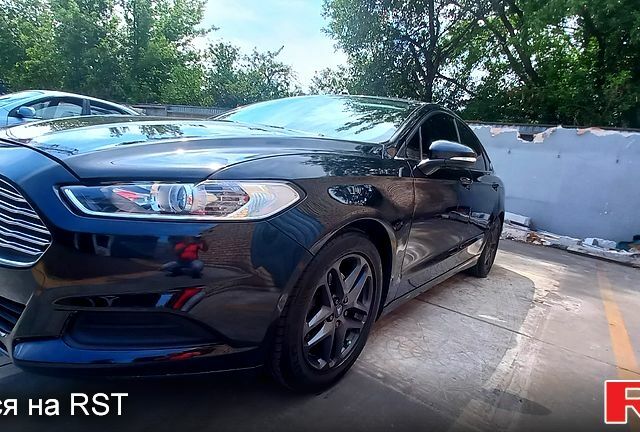 Черный Форд Фьюжн, объемом двигателя 2.5 л и пробегом 165 тыс. км за 10500 $, фото 5 на Automoto.ua