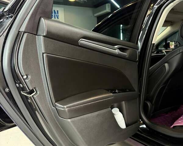 Черный Форд Фьюжн, объемом двигателя 2 л и пробегом 268 тыс. км за 19500 $, фото 23 на Automoto.ua