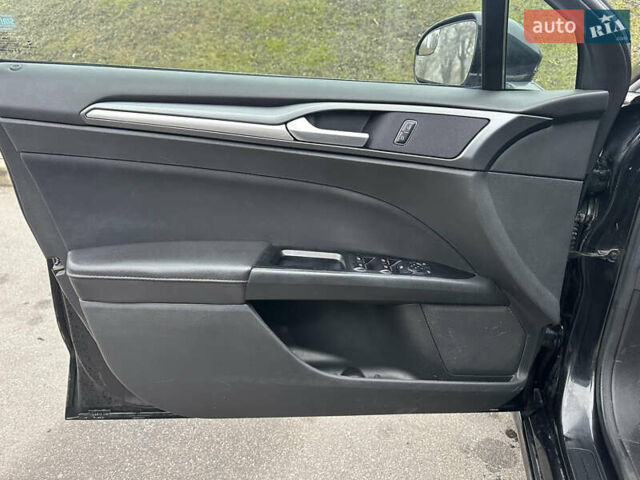 Черный Форд Фьюжн, объемом двигателя 2.49 л и пробегом 208 тыс. км за 7999 $, фото 14 на Automoto.ua