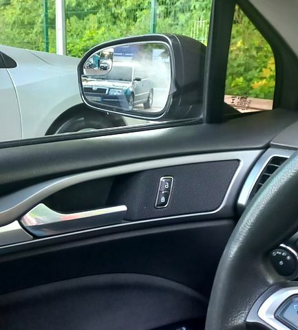 Черный Форд Фьюжн, объемом двигателя 2.5 л и пробегом 165 тыс. км за 10500 $, фото 9 на Automoto.ua