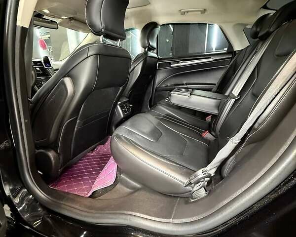 Черный Форд Фьюжн, объемом двигателя 2 л и пробегом 268 тыс. км за 19500 $, фото 19 на Automoto.ua