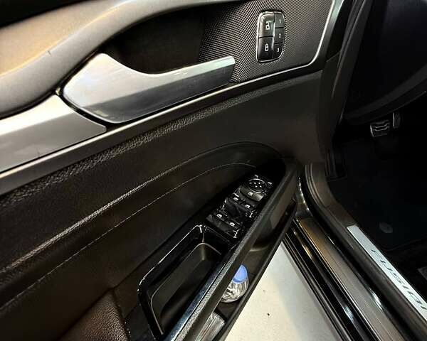 Черный Форд Фьюжн, объемом двигателя 2 л и пробегом 268 тыс. км за 19500 $, фото 10 на Automoto.ua