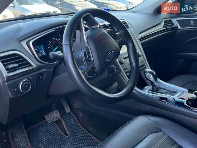 Чорний Форд Фьюжен, об'ємом двигуна 2 л та пробігом 216 тис. км за 11390 $, фото 40 на Automoto.ua