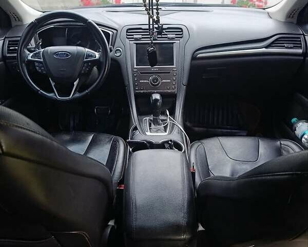 Черный Форд Фьюжн, объемом двигателя 2 л и пробегом 300 тыс. км за 12500 $, фото 1 на Automoto.ua