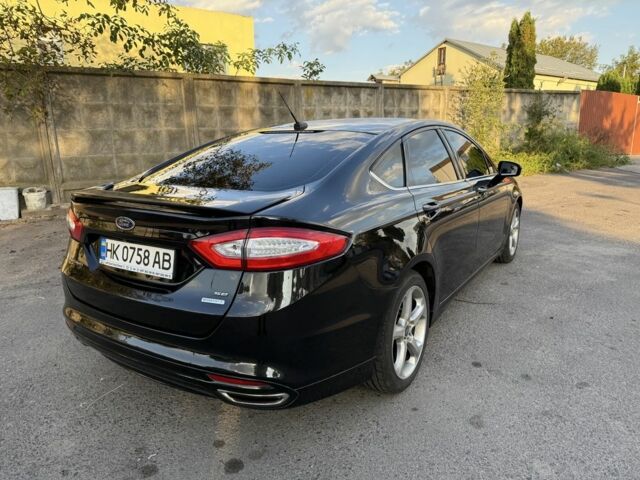 Форд Фьюжен 2015 у Рівному на Automoto.ua Чорний Форд Фьюжен, об'ємом двигуна 2 л та пробігом 312 тис. км за 8200 $, фото 3 на Automoto.ua