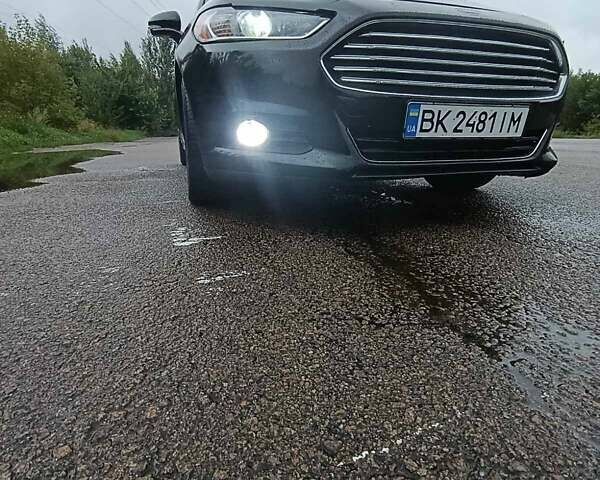 Чорний Форд Фьюжен, об'ємом двигуна 2 л та пробігом 290 тис. км за 13500 $, фото 2 на Automoto.ua