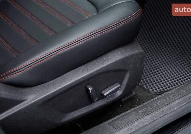 Чорний Форд Фьюжен, об'ємом двигуна 2.49 л та пробігом 238 тис. км за 9550 $, фото 24 на Automoto.ua