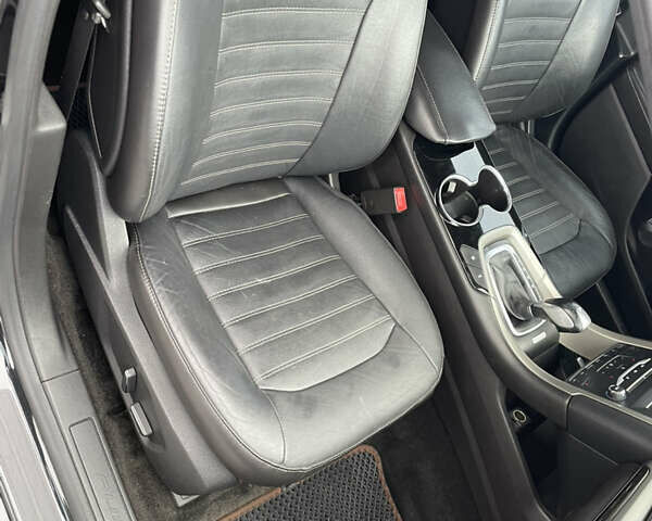 Чорний Форд Фьюжен, об'ємом двигуна 2 л та пробігом 131 тис. км за 11999 $, фото 9 на Automoto.ua