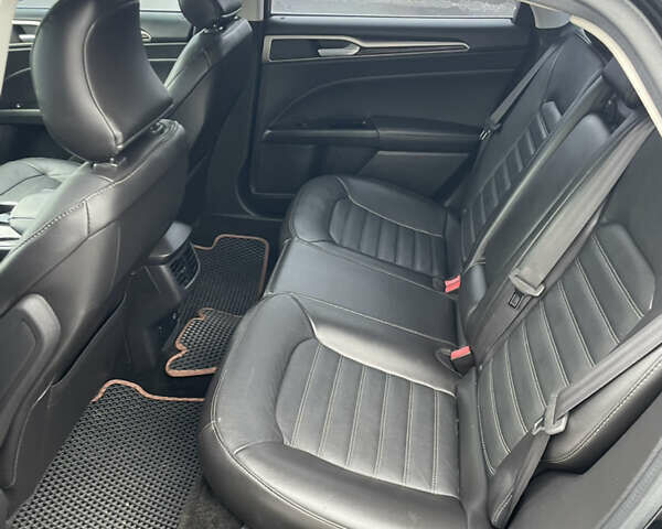 Чорний Форд Фьюжен, об'ємом двигуна 2 л та пробігом 131 тис. км за 11999 $, фото 10 на Automoto.ua