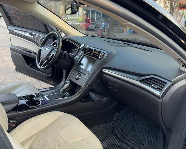 Форд Фьюжен 2015 у Львові на Automoto.ua Чорний Форд Фьюжен, об'ємом двигуна 2 л та пробігом 187 тис. км за 9900 $, фото 8 на Automoto.ua