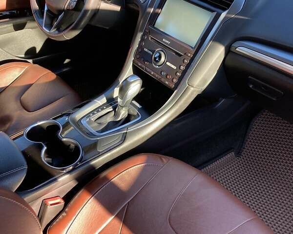 Чорний Форд Фьюжен, об'ємом двигуна 2 л та пробігом 130 тис. км за 13500 $, фото 5 на Automoto.ua