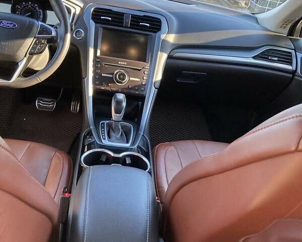 Чорний Форд Фьюжен, об'ємом двигуна 2 л та пробігом 130 тис. км за 13500 $, фото 3 на Automoto.ua