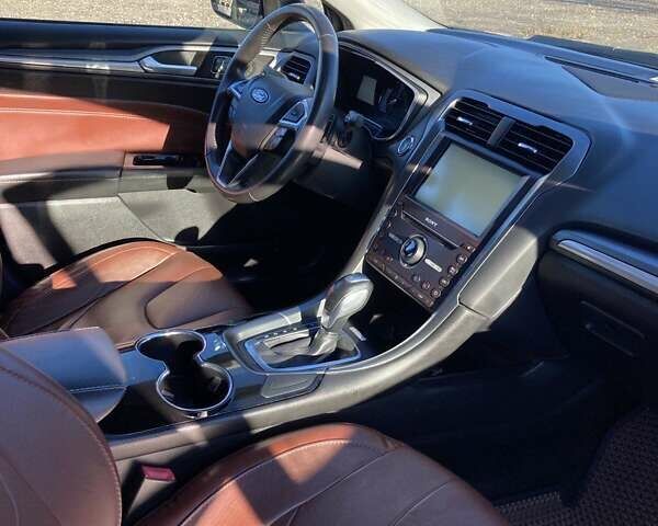 Чорний Форд Фьюжен, об'ємом двигуна 2 л та пробігом 130 тис. км за 13500 $, фото 4 на Automoto.ua