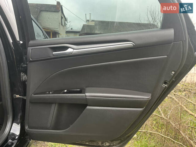 Чорний Форд Фьюжен, об'ємом двигуна 2 л та пробігом 137 тис. км за 11600 $, фото 45 на Automoto.ua