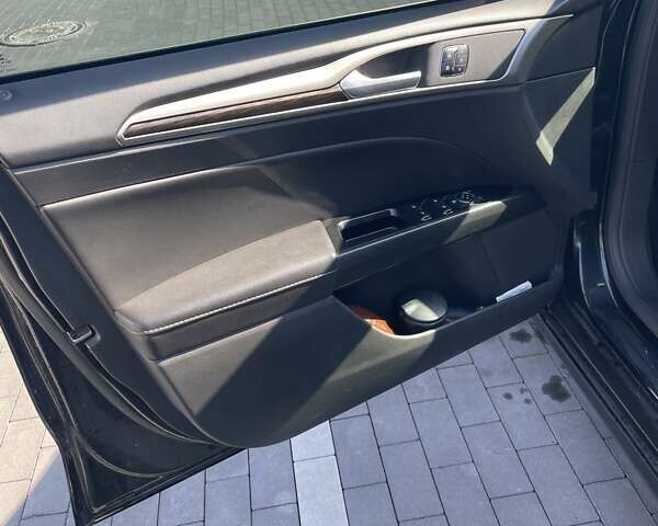 Чорний Форд Фьюжен, об'ємом двигуна 2 л та пробігом 190 тис. км за 13800 $, фото 6 на Automoto.ua