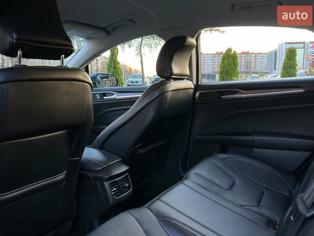 Чорний Форд Фьюжен, об'ємом двигуна 2 л та пробігом 170 тис. км за 11500 $, фото 21 на Automoto.ua