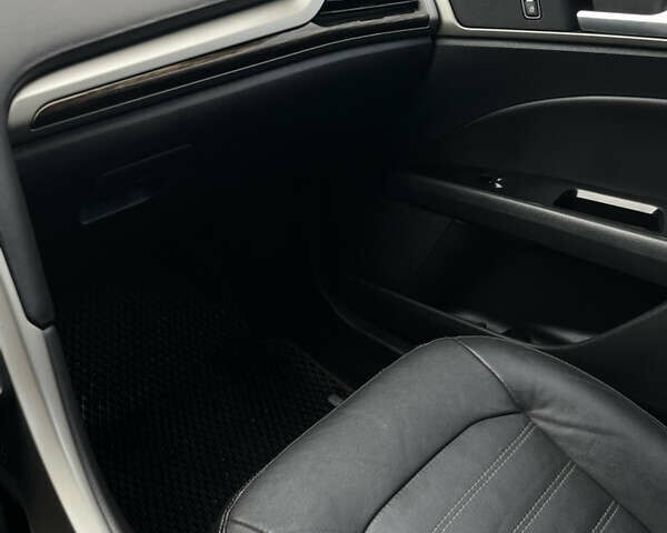 Чорний Форд Фьюжен, об'ємом двигуна 2 л та пробігом 131 тис. км за 11999 $, фото 17 на Automoto.ua