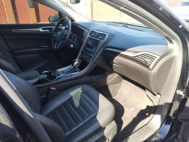 Черный Форд Фьюжн, объемом двигателя 2 л и пробегом 200 тыс. км за 9800 $, фото 4 на Automoto.ua