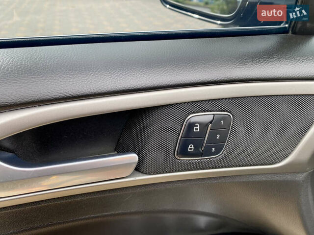 Черный Форд Фьюжн, объемом двигателя 2 л и пробегом 249 тыс. км за 10977 $, фото 26 на Automoto.ua