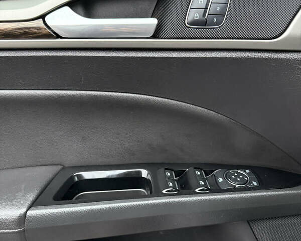 Чорний Форд Фьюжен, об'ємом двигуна 2 л та пробігом 146 тис. км за 12500 $, фото 8 на Automoto.ua