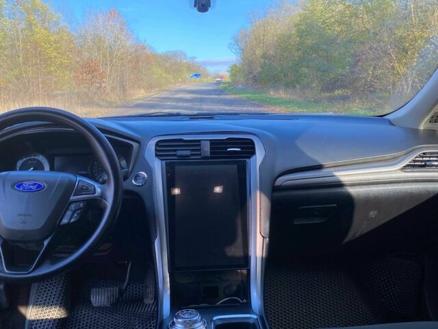 Форд Фьюжен 2016 у Звенигородка на Automoto.ua Чорний Форд Фьюжен, об'ємом двигуна 2.5 л та пробігом 170 тис. км за 10400 $, фото 3 на Automoto.ua