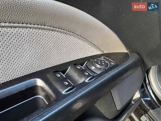 Чорний Форд Фьюжен, об'ємом двигуна 2.7 л та пробігом 178 тис. км за 13490 $, фото 13 на Automoto.ua