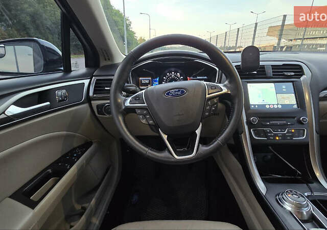 Черный Форд Фьюжн, объемом двигателя 2 л и пробегом 178 тыс. км за 14000 $, фото 11 на Automoto.ua