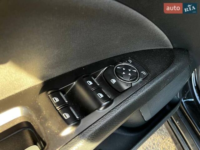 Форд Фьюжен 2016 у Києві на Automoto.ua Чорний Форд Фьюжен, об'ємом двигуна 2 л та пробігом 181 тис. км за 10990 $, фото 8 на Automoto.ua