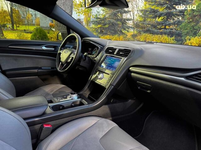 Черный Форд Фьюжн, объемом двигателя 2.7 л и пробегом 178 тыс. км за 13490 $, фото 31 на Automoto.ua