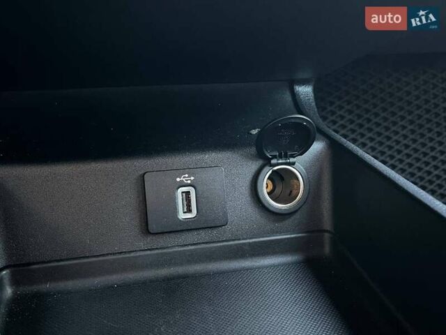 Форд Фьюжен 2016 у Києві на Automoto.ua Чорний Форд Фьюжен, об'ємом двигуна 2 л та пробігом 181 тис. км за 10990 $, фото 22 на Automoto.ua