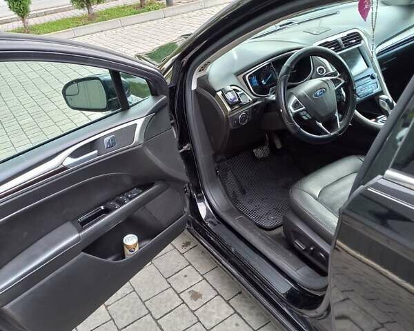 Форд Фьюжен 2016 у Львові на Automoto.ua Чорний Форд Фьюжен, об'ємом двигуна 2 л та пробігом 260 тис. км за 9500 $, фото 4 на Automoto.ua