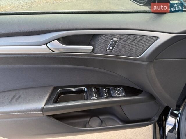 Черный Форд Фьюжн, объемом двигателя 2.49 л и пробегом 158 тыс. км за 11490 $, фото 15 на Automoto.ua