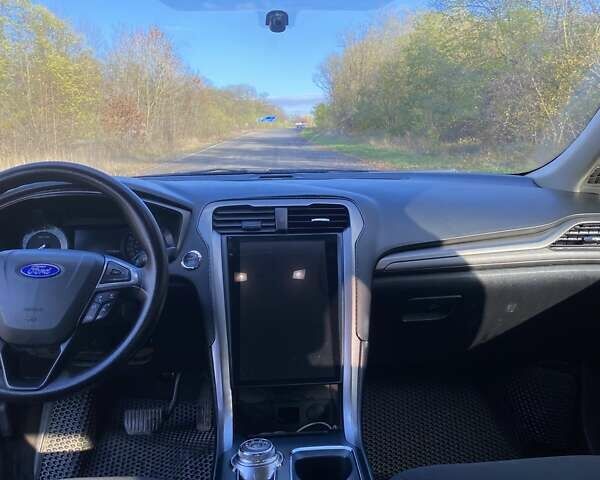 Форд Фьюжен 2016 у Звенигородка на Automoto.ua Чорний Форд Фьюжен, об'ємом двигуна 2.49 л та пробігом 170 тис. км за 10400 $, фото 6 на Automoto.ua