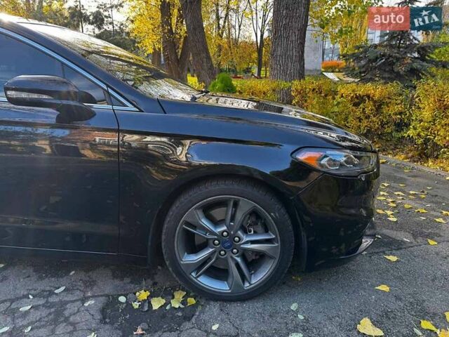Чорний Форд Фьюжен, об'ємом двигуна 2.7 л та пробігом 178 тис. км за 13490 $, фото 4 на Automoto.ua