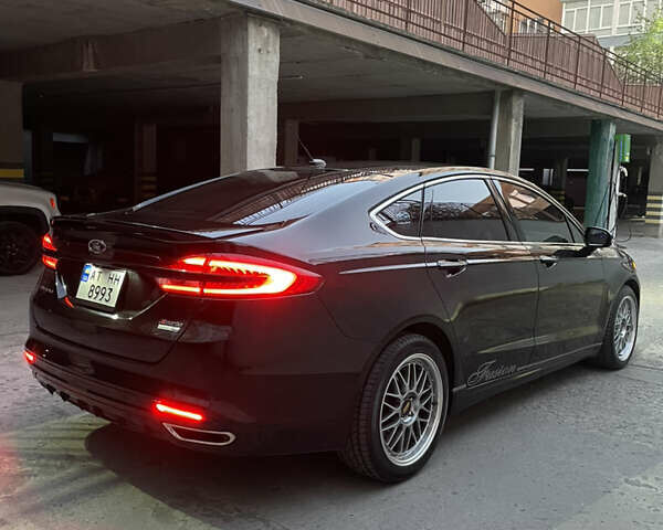 Чорний Форд Фьюжен, об'ємом двигуна 2 л та пробігом 82 тис. км за 12500 $, фото 4 на Automoto.ua