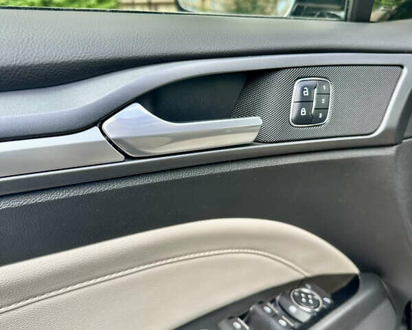 Чорний Форд Фьюжен, об'ємом двигуна 2 л та пробігом 168 тис. км за 11800 $, фото 19 на Automoto.ua