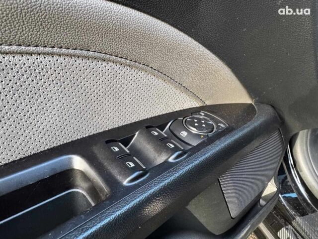 Черный Форд Фьюжн, объемом двигателя 2.7 л и пробегом 178 тыс. км за 13490 $, фото 12 на Automoto.ua