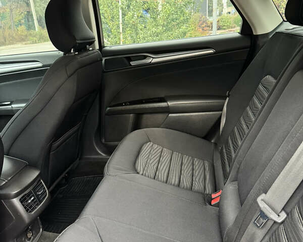 Черный Форд Фьюжн, объемом двигателя 1.5 л и пробегом 124 тыс. км за 11499 $, фото 5 на Automoto.ua