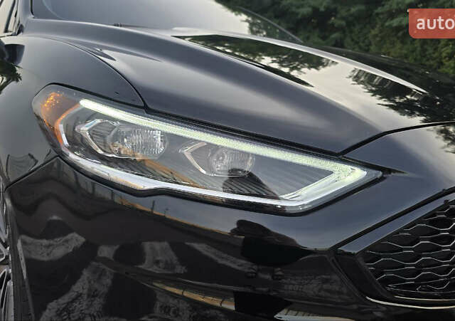 Черный Форд Фьюжн, объемом двигателя 2 л и пробегом 178 тыс. км за 14000 $, фото 1 на Automoto.ua