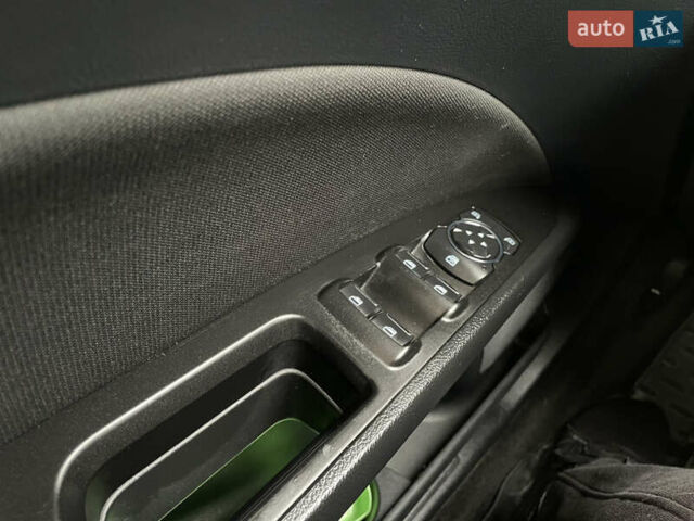 Форд Фьюжн 2017 в Остоге на Automoto.ua Черный Форд Фьюжн, объемом двигателя 2.49 л и пробегом 189 тыс. км за 10700 $, фото 22 на Automoto.ua