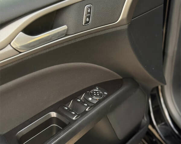 Черный Форд Фьюжн, объемом двигателя 2.5 л и пробегом 120 тыс. км за 11900 $, фото 11 на Automoto.ua