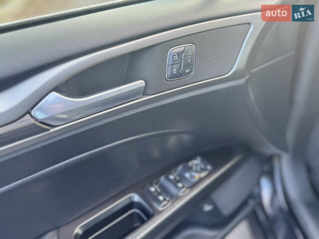 Черный Форд Фьюжн, объемом двигателя 2 л и пробегом 180 тыс. км за 12500 $, фото 7 на Automoto.ua