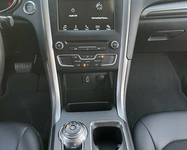 Черный Форд Фьюжн, объемом двигателя 2 л и пробегом 72 тыс. км за 16000 $, фото 12 на Automoto.ua