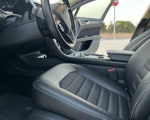 Черный Форд Фьюжн, объемом двигателя 2 л и пробегом 72 тыс. км за 16000 $, фото 6 на Automoto.ua