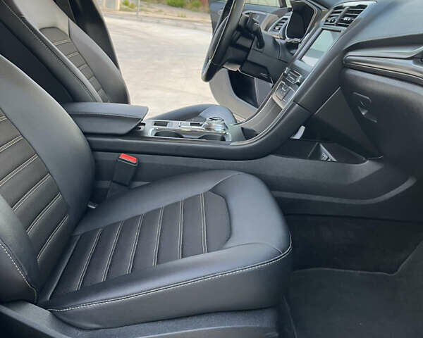 Черный Форд Фьюжн, объемом двигателя 2 л и пробегом 72 тыс. км за 16000 $, фото 7 на Automoto.ua